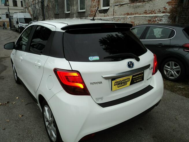sprzedam ładną TOYOTE YARIS z 2015r 1.5 HYBRYDA+benz 100KM udziela.GW