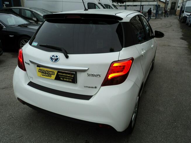 sprzedam ładną TOYOTE YARIS z 2015r 1.5 HYBRYDA+benz 100KM udziela.GW