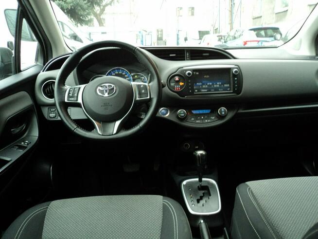 sprzedam ładną TOYOTE YARIS z 2015r 1.5 HYBRYDA+benz 100KM udziela.GW