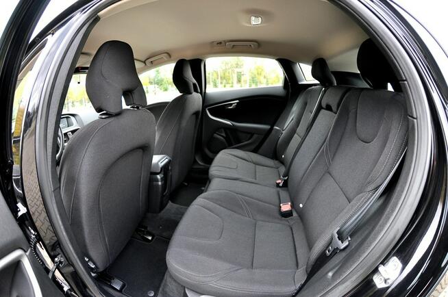 Volvo V40 2,0 D2 2017 Rok Lift Full Led Climatronic Navi Pdc Serwis