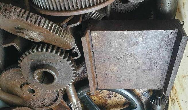 Łoże tokarni własnego projektu