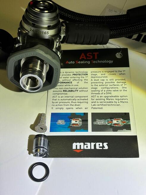 AST-1ST. STAGE Utrzymuje pierwszy stopień DIN w czystości