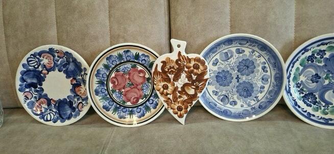 Talerze ręcznie malowane do powieszenia na ścianie