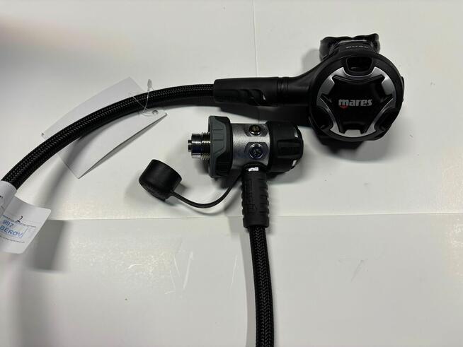 Automat oddechowy Mares DUAL 2S – Nowy, kompaktowy.