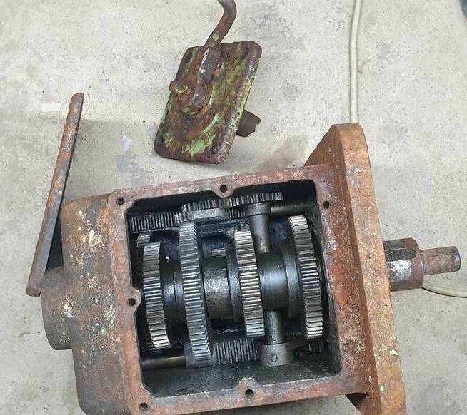 Łoże tokarni własnego projektu