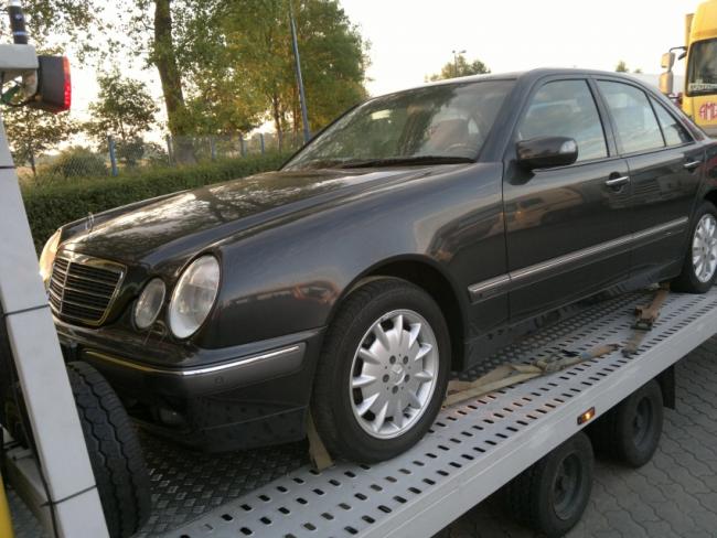 Laweta Pomoc Drogowa Transport Pojazdów AUTOHOLOWANIE