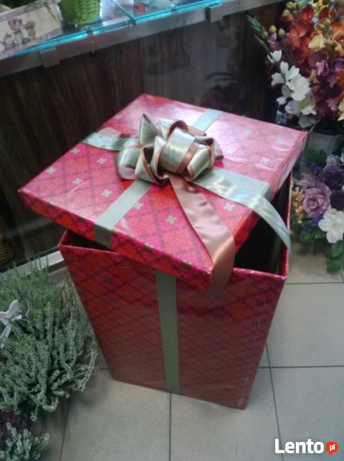 Pudelko z balonami na SLUB Atrakcja Pudło prezent z Balony