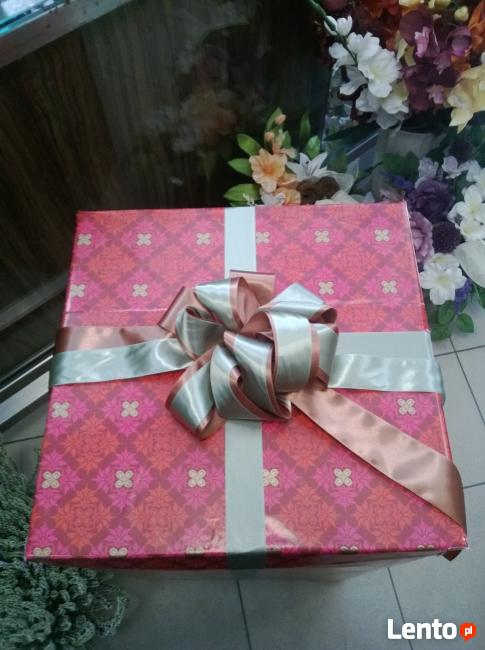 Pudelko z balonami na SLUB Atrakcja Pudło prezent z Balony