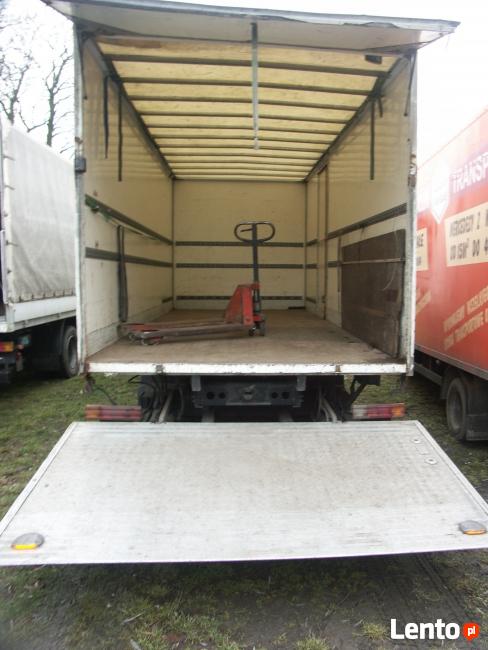 Transport i przeprowadzki pojazdami dostawczymi i ciezarowym