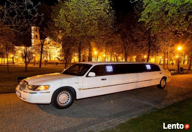 LIMUZYNA BYDGOSZCZ NA STUDNIOWKE SYLWESTRA SLUB