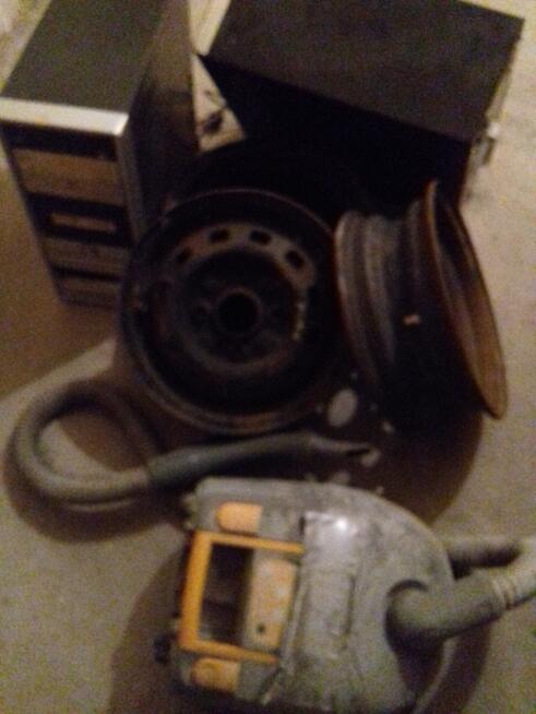 **Stare i zepsute elektronarzędzia, złom itd.**