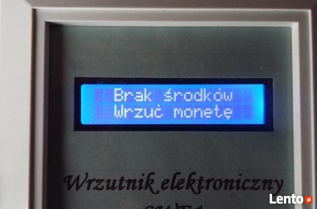 Energia elektryczna za pieniądze i monety zapłać i korzystaj