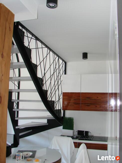 Niepowtarzalne SCHODY metalowe stalowe nierdzewne