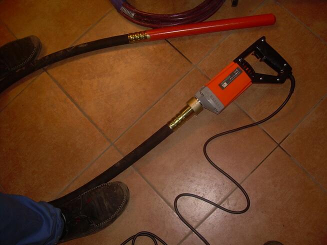 SPRZEDAM \ WYNAJMĘ WIBRATOR DO BETONU