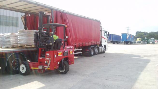 Transport usługi transportowe tir naczepa z wózkiem widłowym
