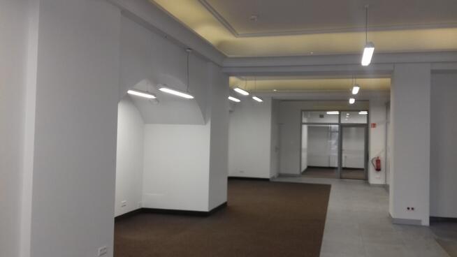 Lokal usługowy / handlowy (usługi, bank, sklep) w Wałbrzychu