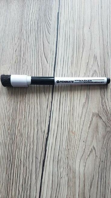 Marker suchościeralny z gąbką.
