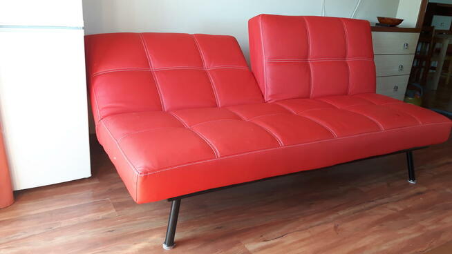 300zł Kanapa pikowana na metalowym stelażu - sprzedam.