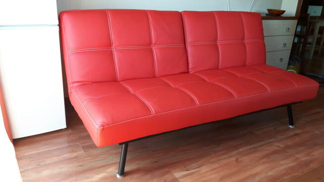 300zł Kanapa pikowana na metalowym stelażu - sprzedam.
