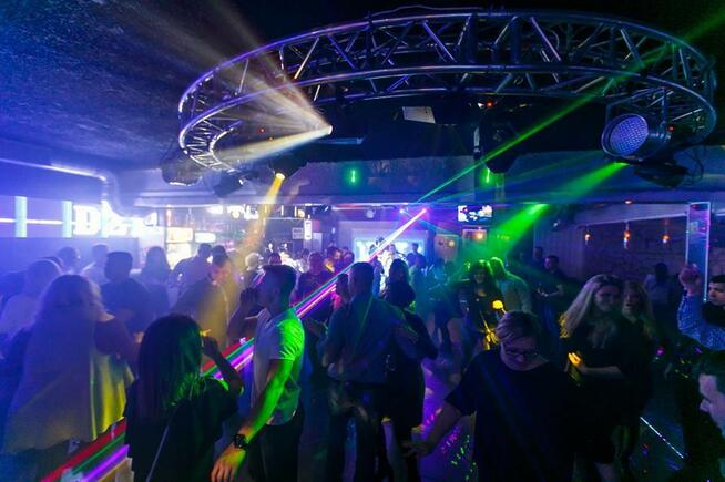 18-stka w DIAMOND CLUB