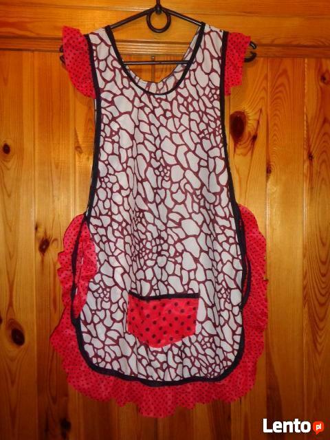 Fartuszki z kolorową falbanką nowe wiązane z boku