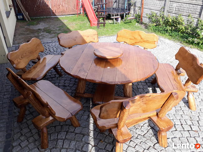 Altany kryte trzciną strzechą dachy domki meble ogrodowe