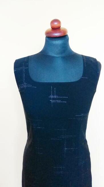 Wieczorowa czarna sukienka ze srebrnym printem sylwester