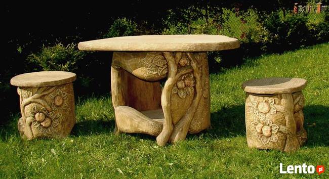 Oryginalne meble z pnia - ręcznie rzeźbione stół i taborety