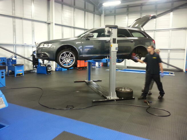 Płytki pcv, ecotile, podłogi przemysłowe, garaże, ha