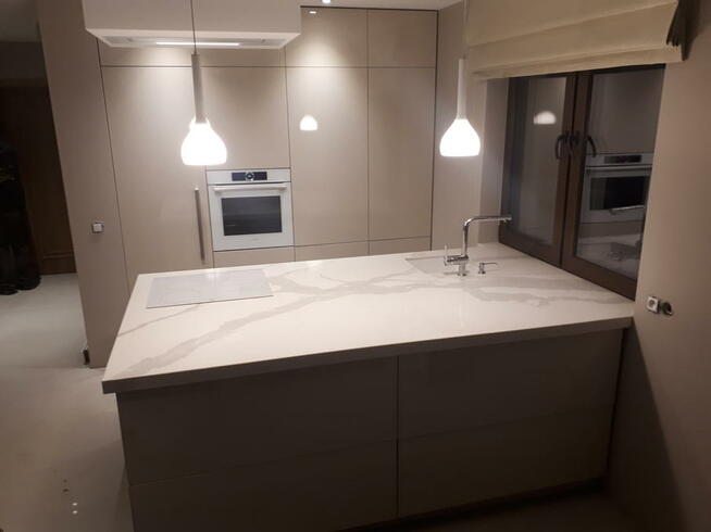 Kominek. Kominki od A-Z. Zabudowy, rozprowadzenia ciepła.