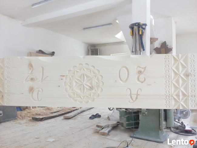 belki rzeżbione krokwie