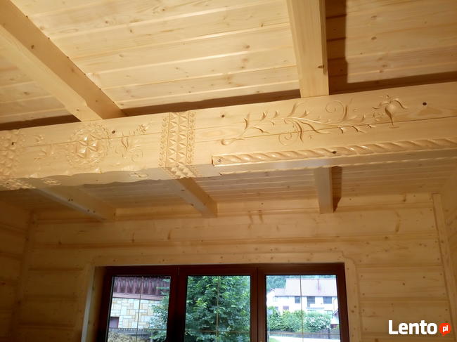 belki rzeżbione krokwie