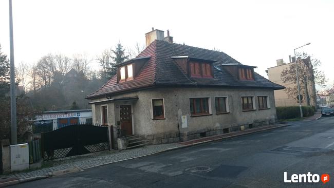 Dom z lokalem na działalność firmy