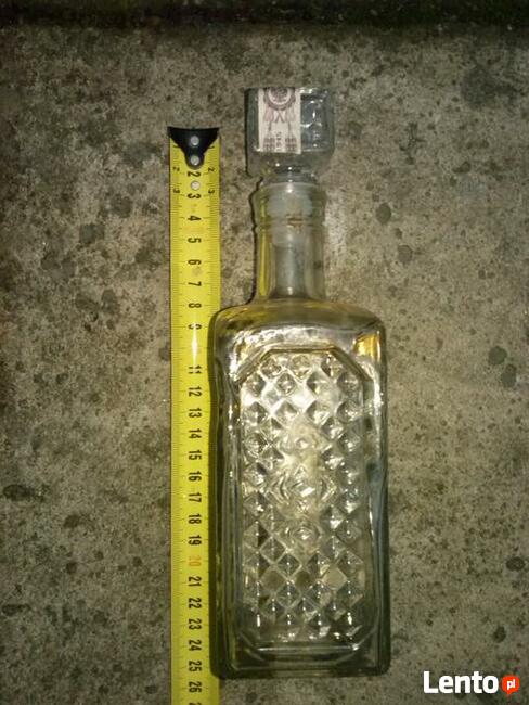 Karafka szklana, 15 zł.