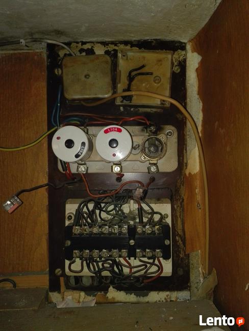 wymiana starych korków na esy Wrocław