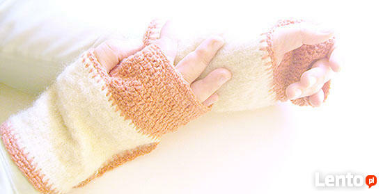 fajne mitenki z wełny, ocieplacze na dłonie