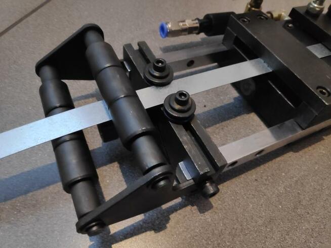 Podajnik pneumatyczny do blachy 80x80mm