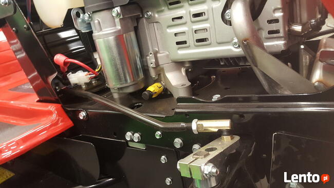 Traktor ogrodowy SMART RC 125 z pługiem śnieżnym Briggs