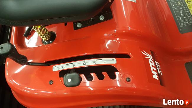 Traktor ogrodowy SMART RC 125 z pługiem śnieżnym Briggs