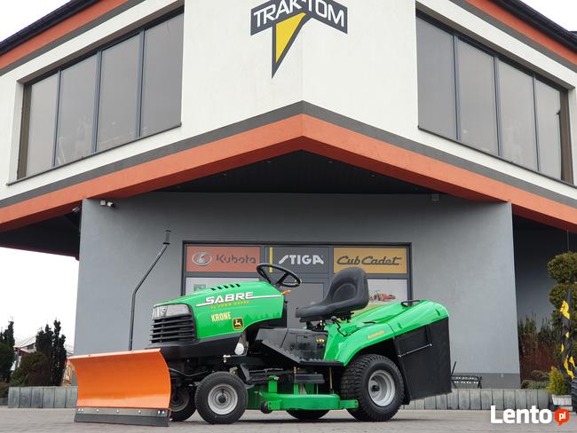 Kosiarka traktorek ogrodowy John Deere Sabre 22 KM z pługiem