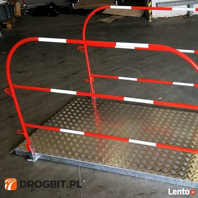 Kładka dla pieszych U-28- Bezpieczeństwo ruchu drogowego