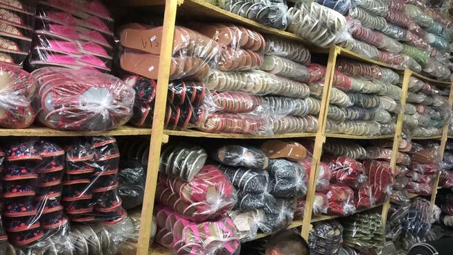 Poszukuje odbiorców hurtowych pantofli góralskich od produce