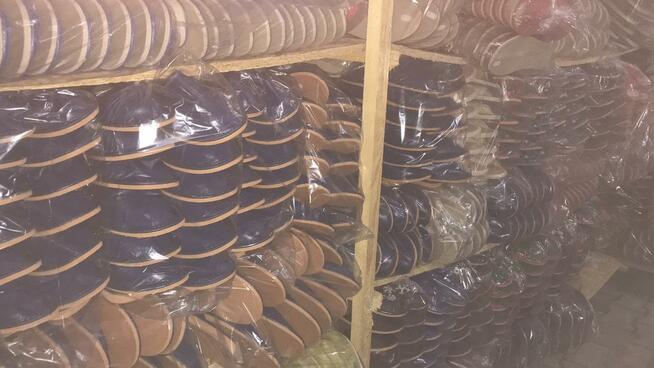 Poszukuje odbiorców hurtowych pantofli góralskich od produce