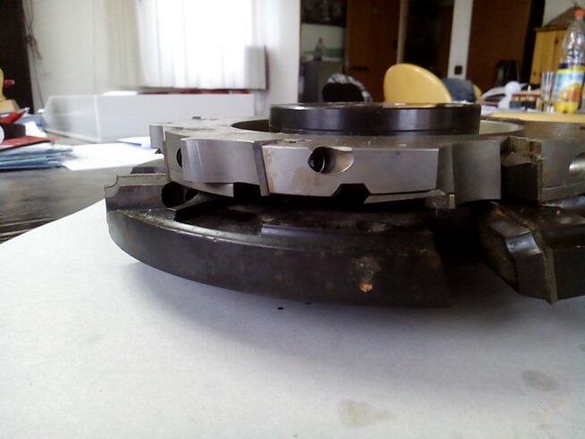 Zestaw głowic frezujących do drewna , płyty wiórowej , MDF