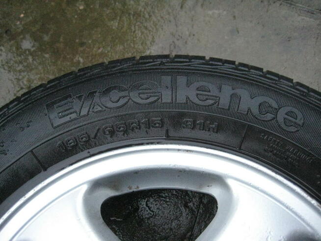 FELGI ALUMINIOWE OPEL 15 - oryginał z oponami 195/65 R 15.