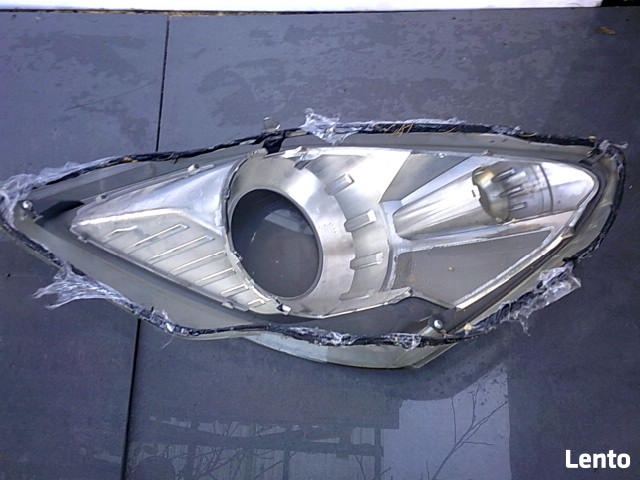 OPEL ZAFIRA B PRAWY KLOSZ LAMPY PRZÓD