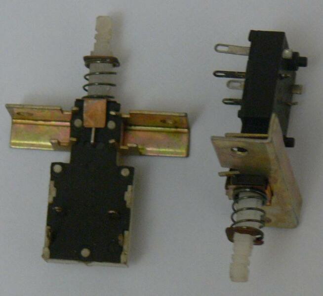 Isostaty (wyłączniki) sieciowe.