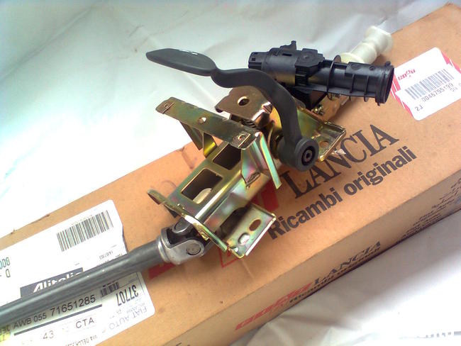 Sprzedam kolumnę kierownicy do Fiata Punto II - Nr 46755199.