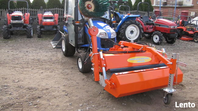 Zamiatarka z koszem zaczep komunalny na trójkącie