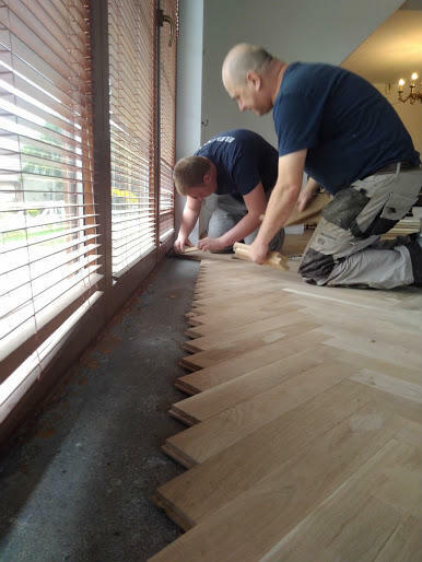 Parkiet -Cyklinowanie, układnie podłóg - renowacja schodów.